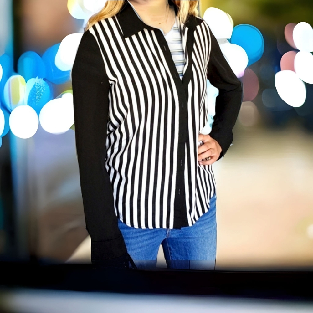 Forever 21 black and white striped blouse sz Sm